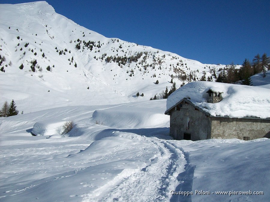 02 La baita sotto la piana dei Campelli .jpg